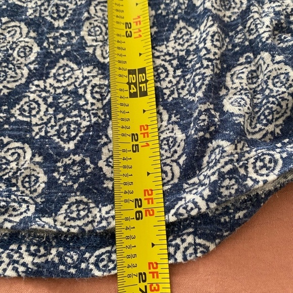 Max Jeans Size XL Women's V-Neck Tank Top Flowy Sleeveless Top Geometric Pattern - Picture 7 of 8